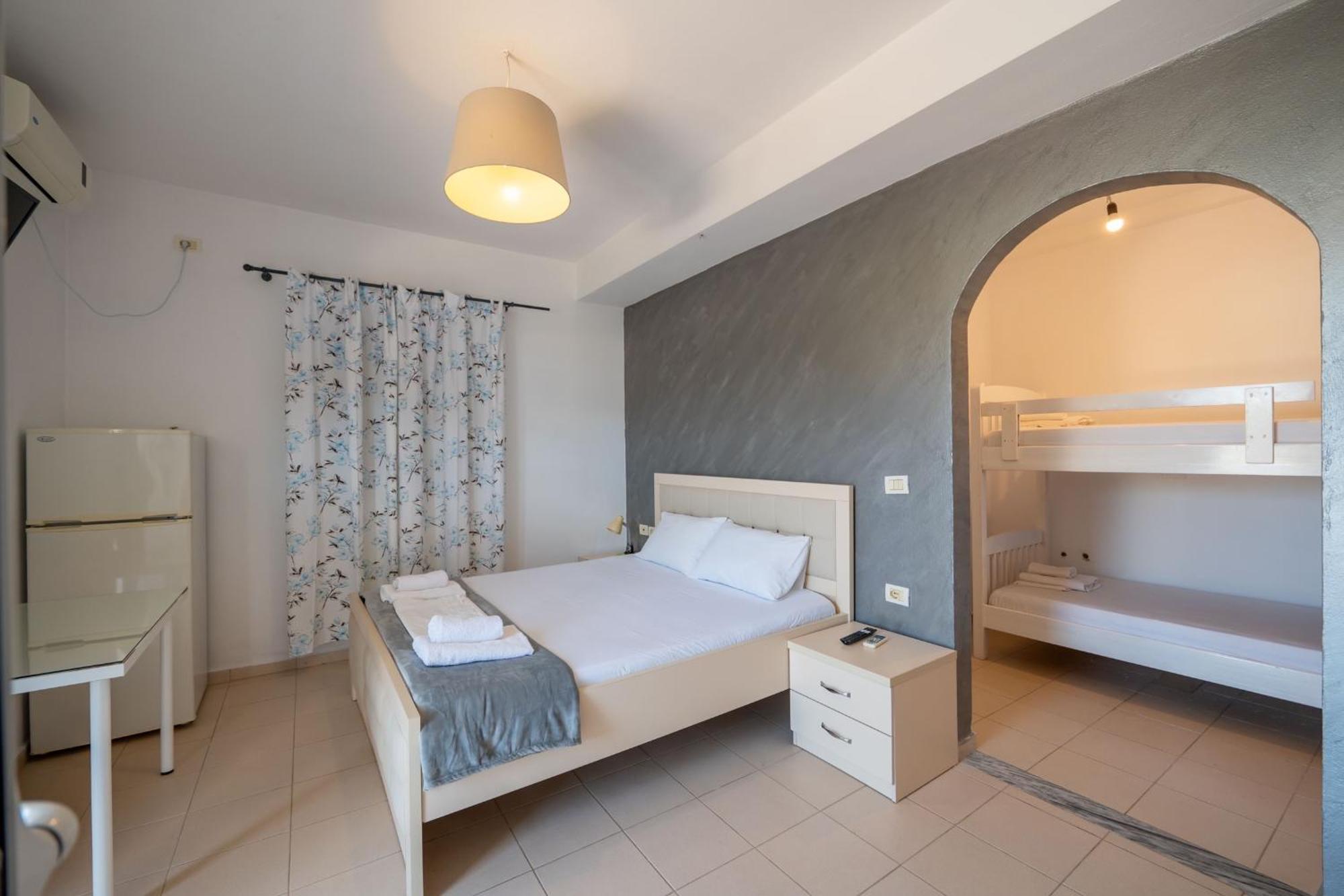 Hotel Two Mermaids Ксамил Экстерьер фото