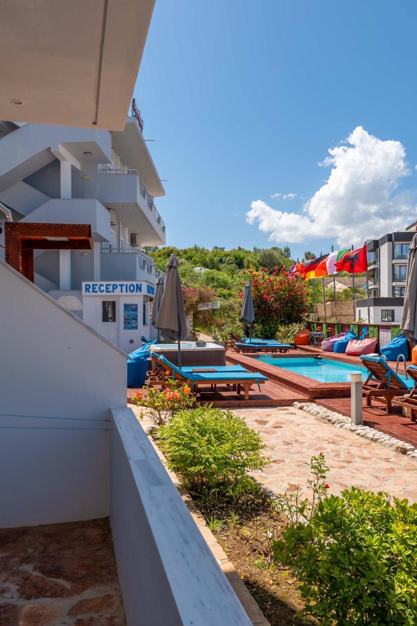 Hotel Two Mermaids Ксамил Экстерьер фото