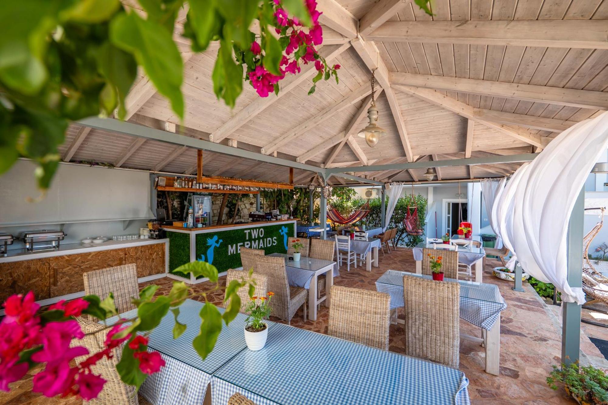 Hotel Two Mermaids Ксамил Экстерьер фото
